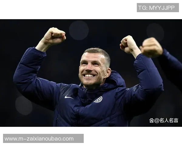 莱万状态火热欧冠射手榜领跑10场打入12球金靴在望 莱万状态火热欧冠射手榜领跑10场打入12球金靴在望